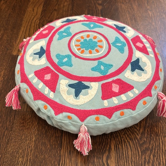 Pottery Barn Teen Round Throw Pillow - Picture 2 of 5